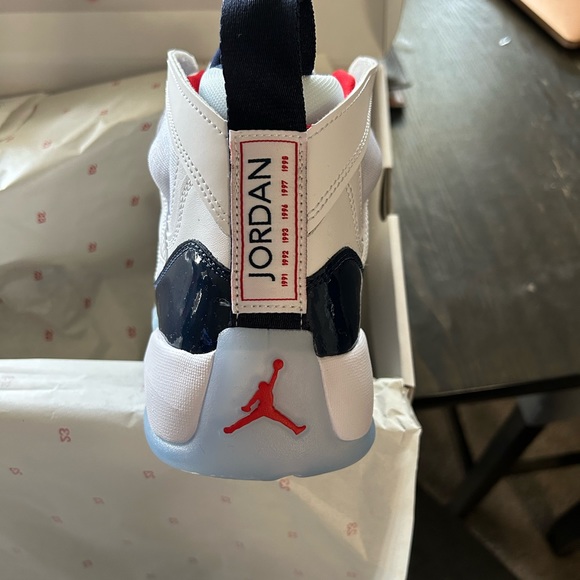 BRAND NEW Jordan Jumpman two trey size 10.5 - Picture 3 of 9